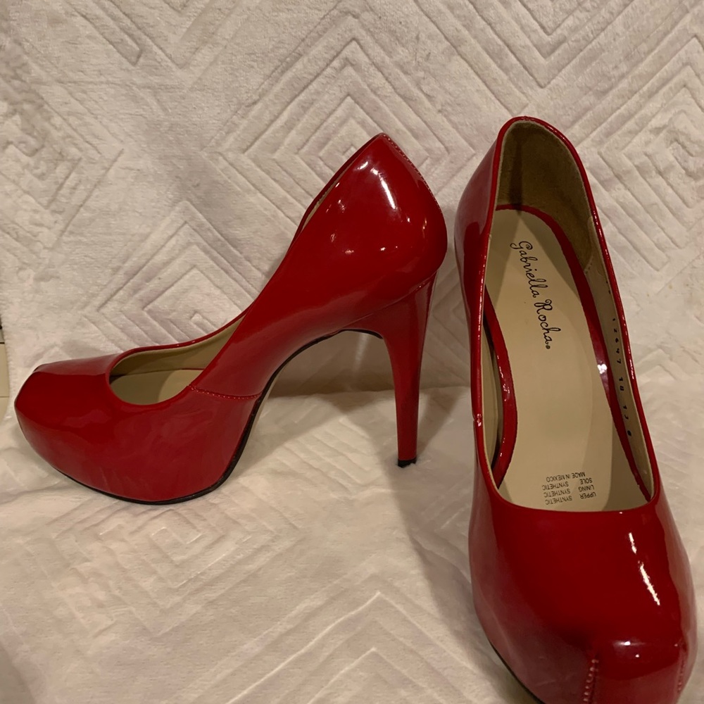NWOT Gabriella Rocha Sexy Red Heels. 7.5 Almost Perfect See Description